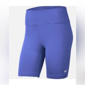 Nike Women's purple Dry Fit Bike Shorts - size large